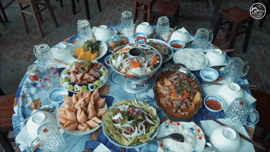 Mâm đãi đám giỗ Miền Tây