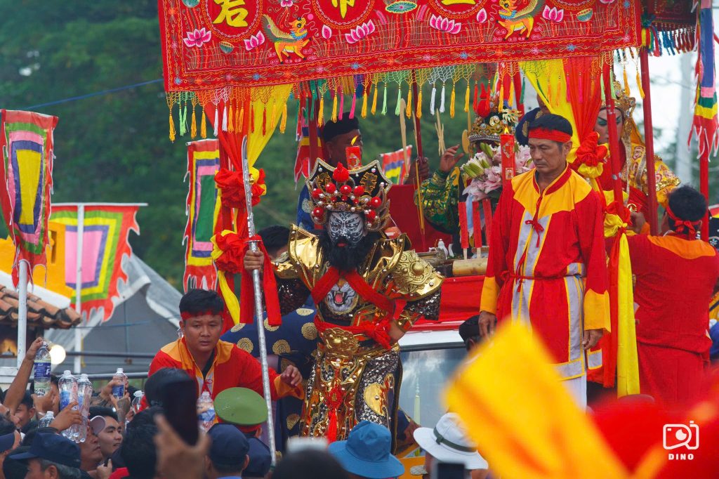 Lễ rước Ông Châu Xương ở Núi Sam